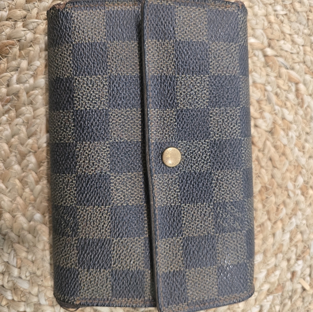 Loius Vuitton Damier Ebene Canvas